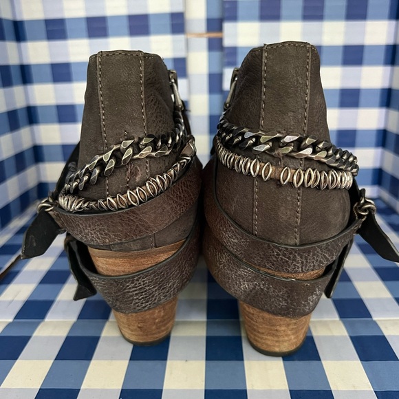 Dolce Vita Women’s Yasmina Size 8 Ankle Bootie - Picture 2 of 11